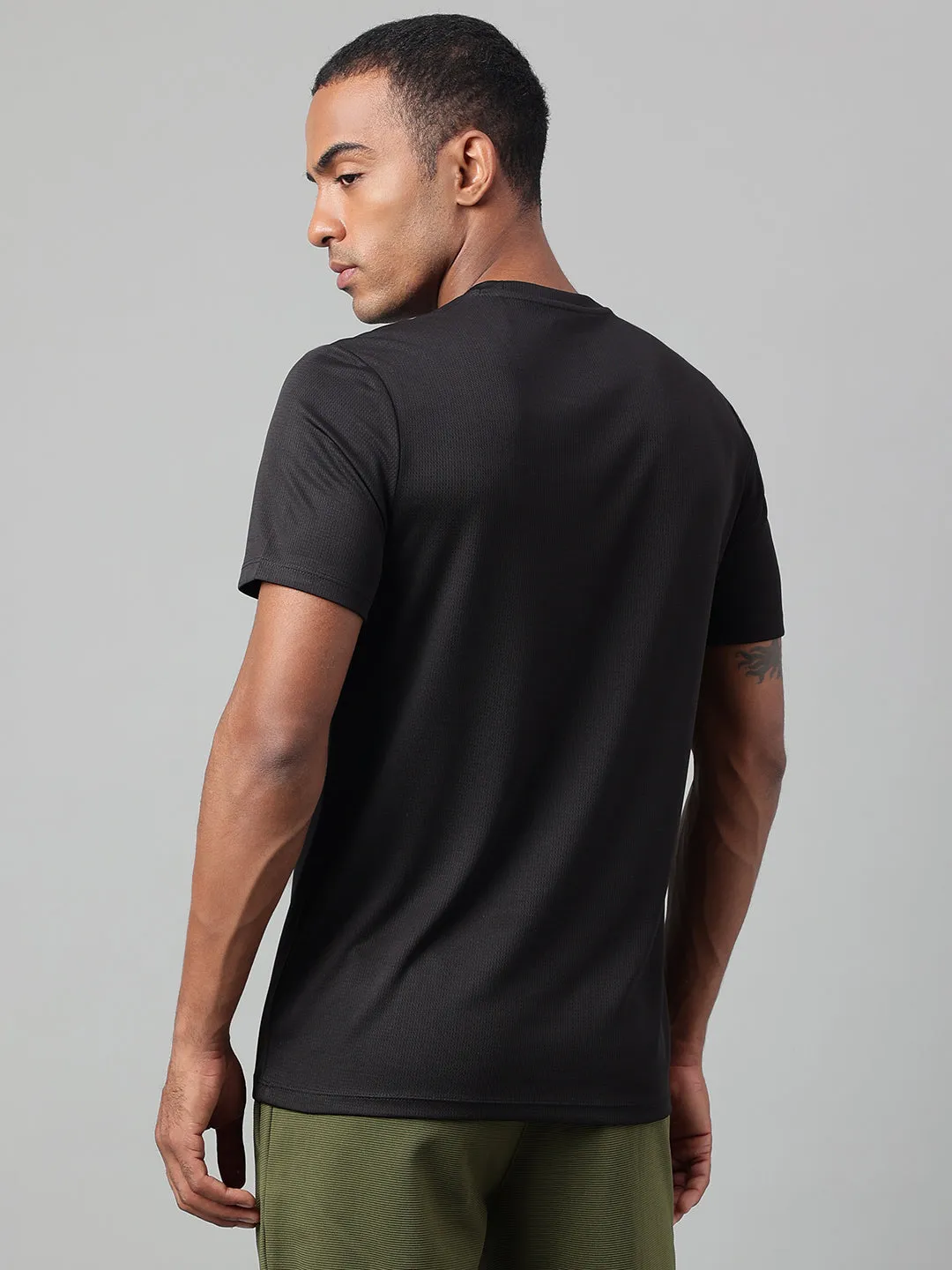 Alcis Men's Printed Black Anti-Static Drytech  Slim-Fit Training Tee
