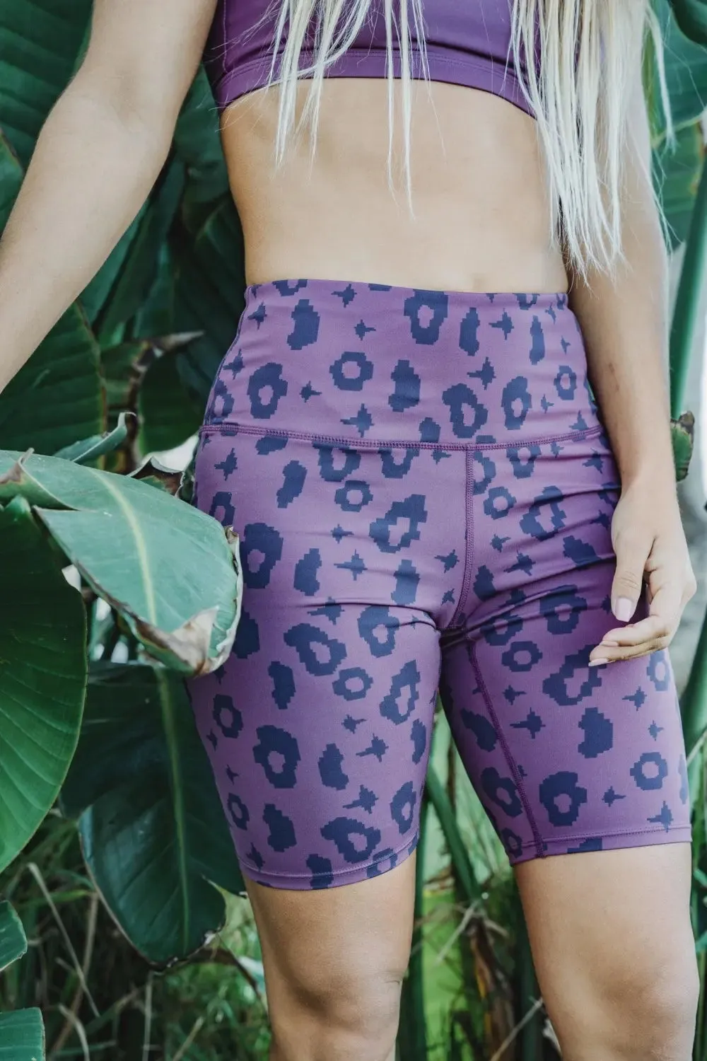Bike Shorts in Lila Leopard