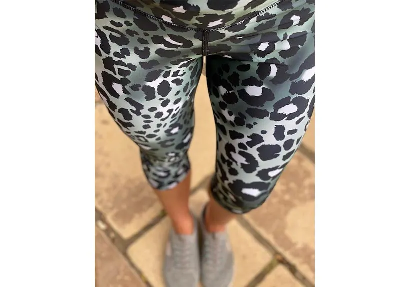 Capri Mirrored Leopard Leggings with pockets