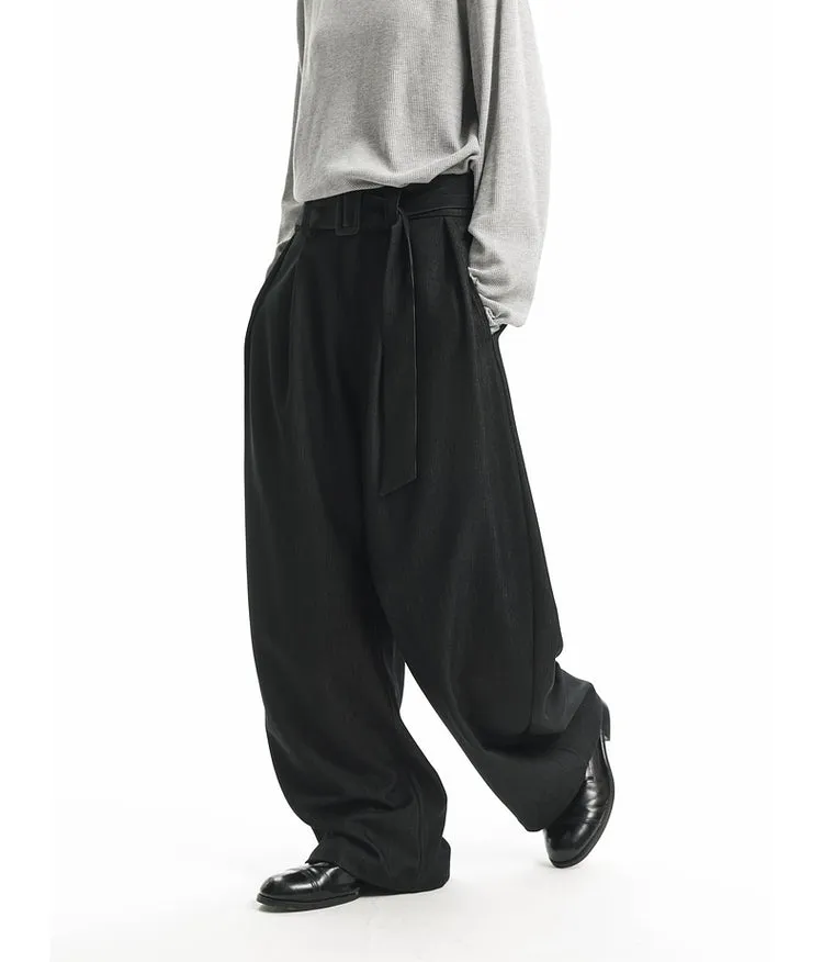Casual pants with belt