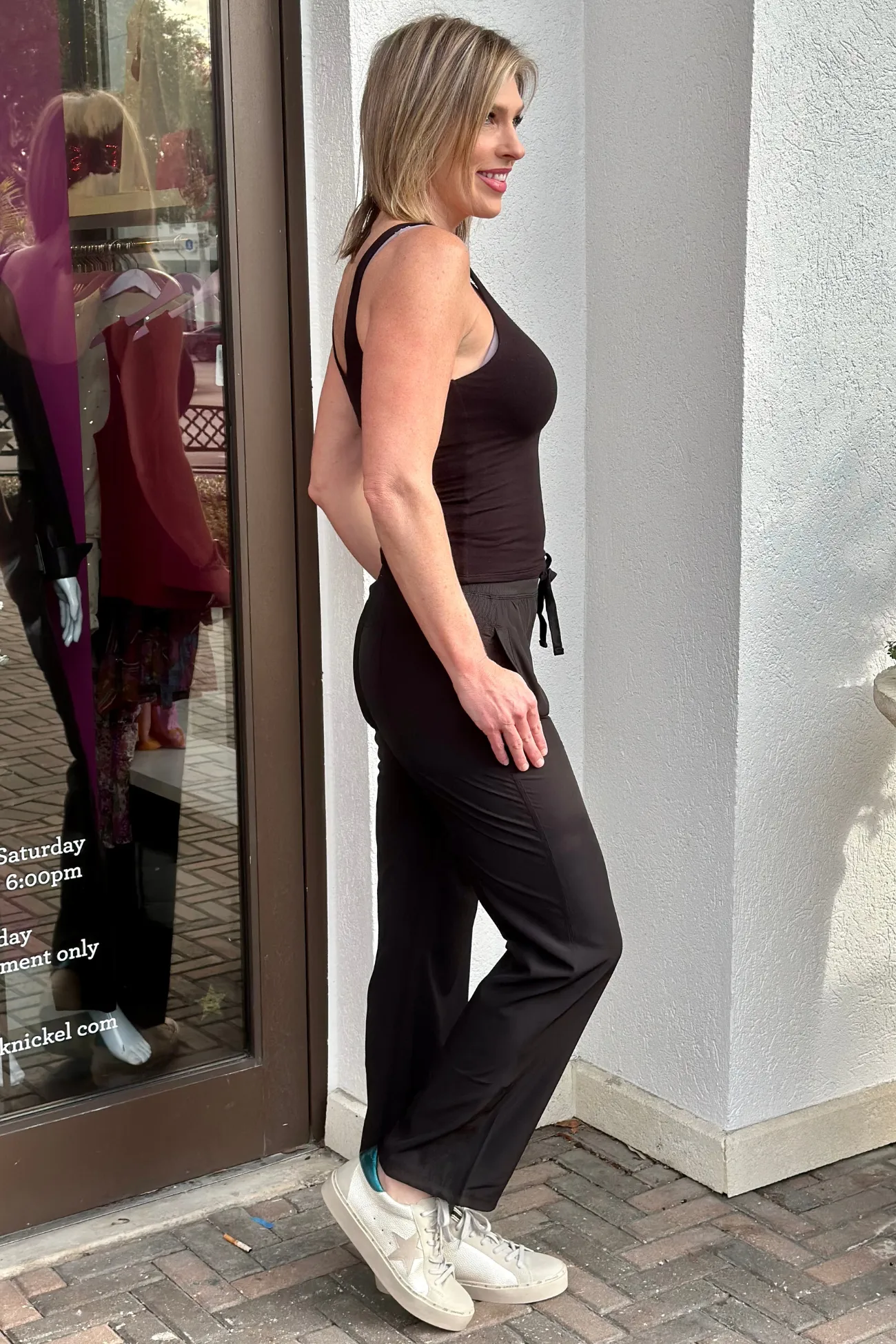 Dancing In Oxford Mid Rise Pants-Black