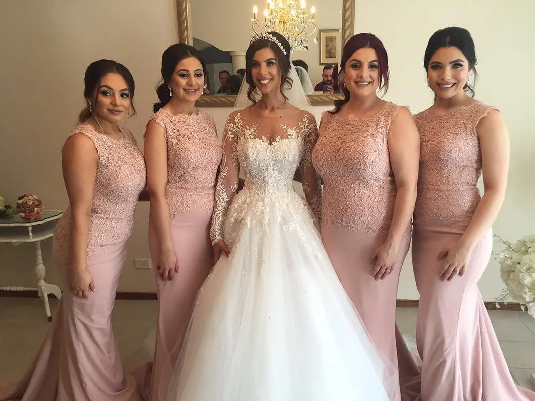 Elegant Lace Mermaid Long Bridesmaid Dress