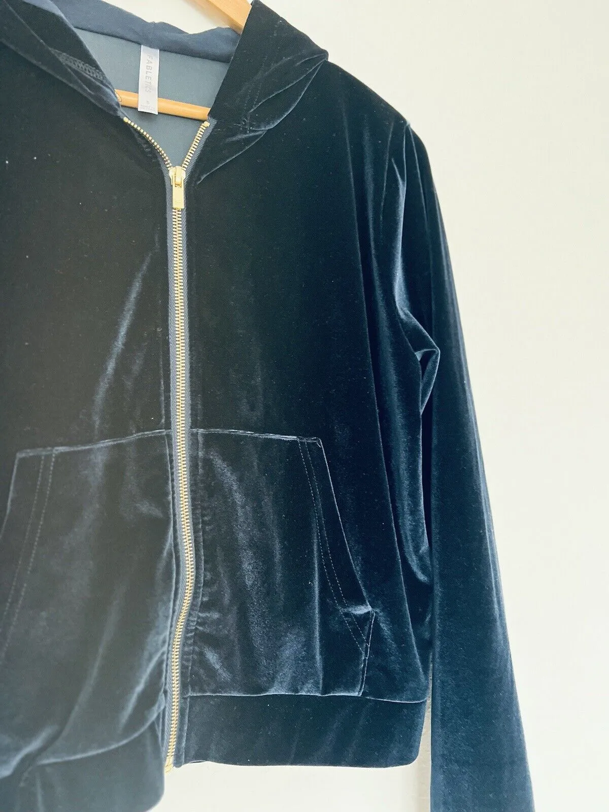 Fabletics Velvet Velour Sweatshirt Sz S Gold Zip Hoodie Dark Navy