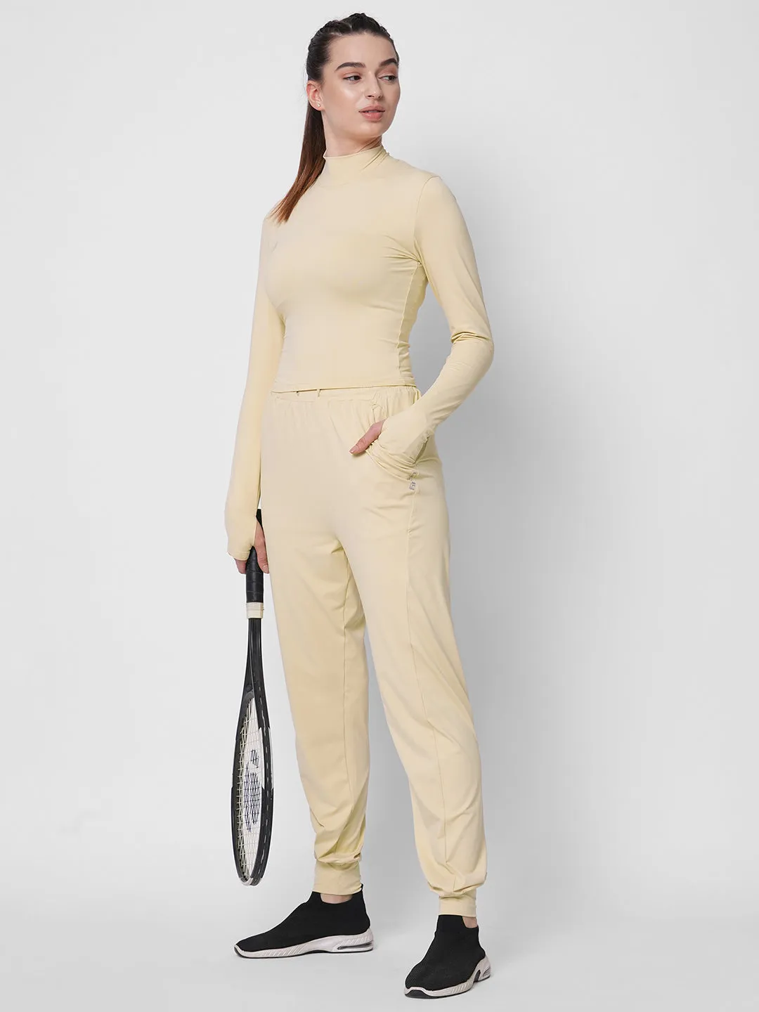 Fitkin women cream high waist jogger with side pockets