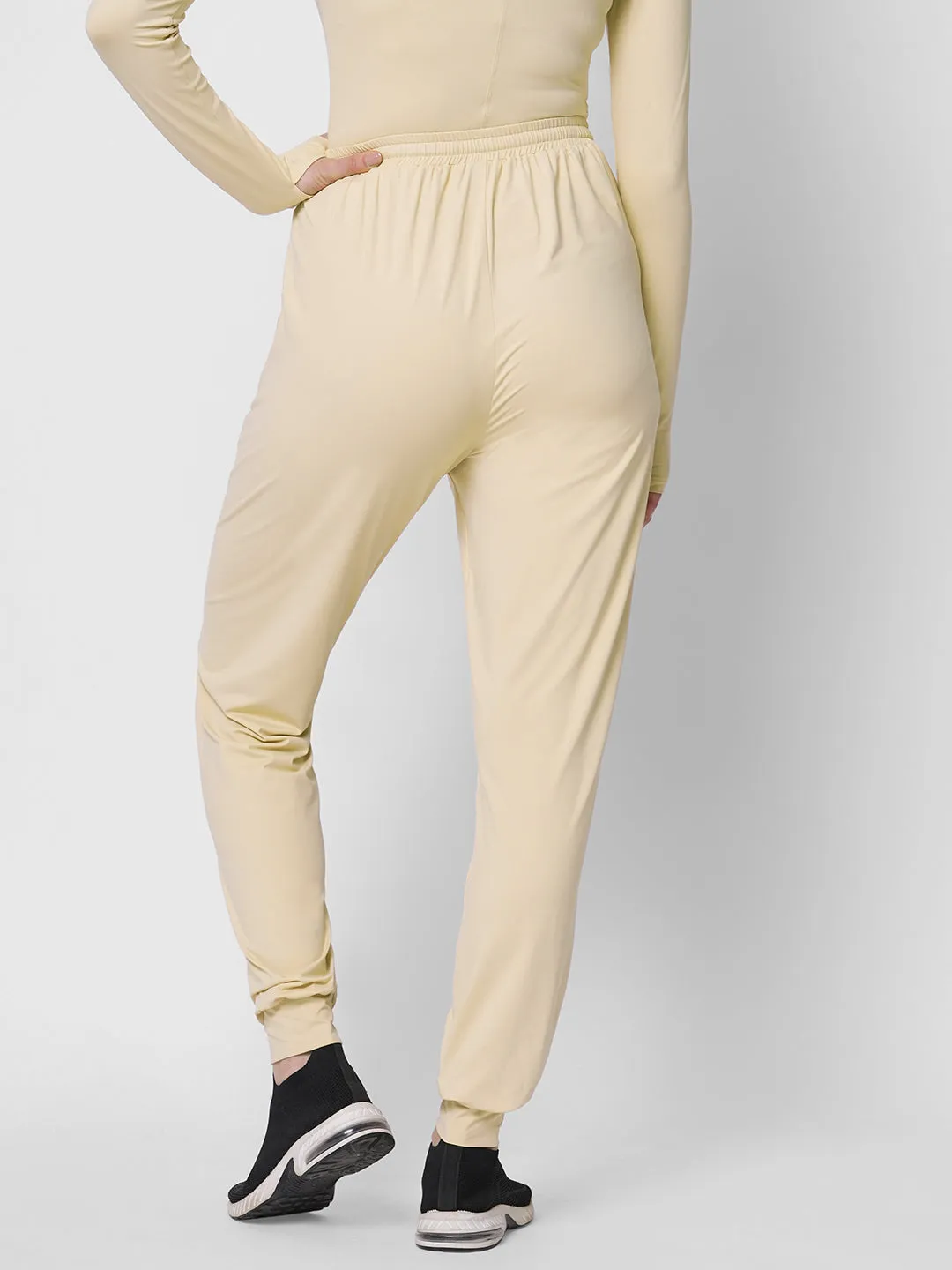 Fitkin women cream high waist jogger with side pockets