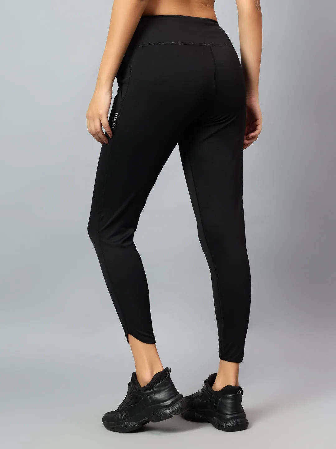 Fitkin Women's Black Dolphin Hem Relaxed Fit Jogger