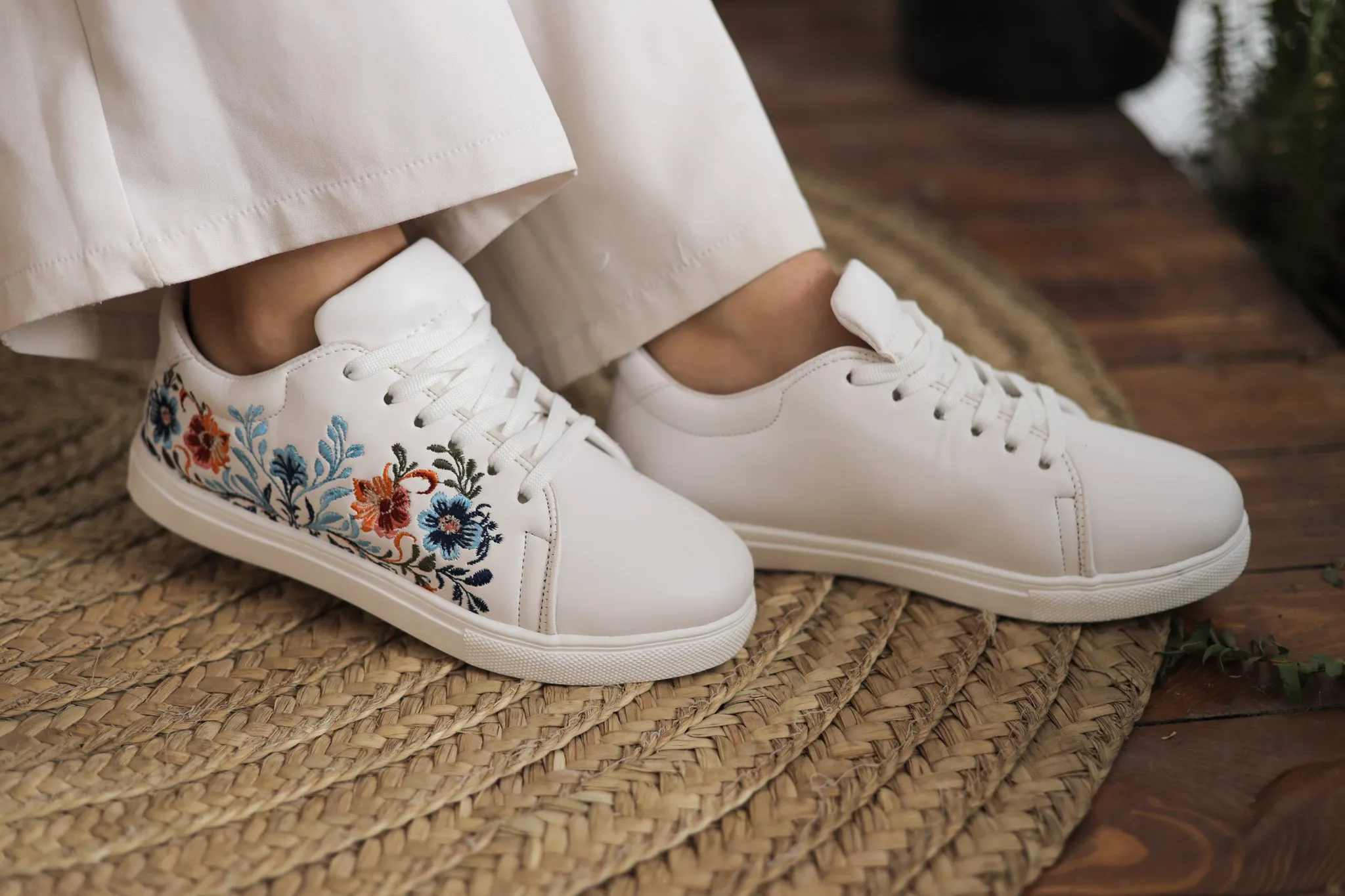 Floral Embroidered Sneakers - White