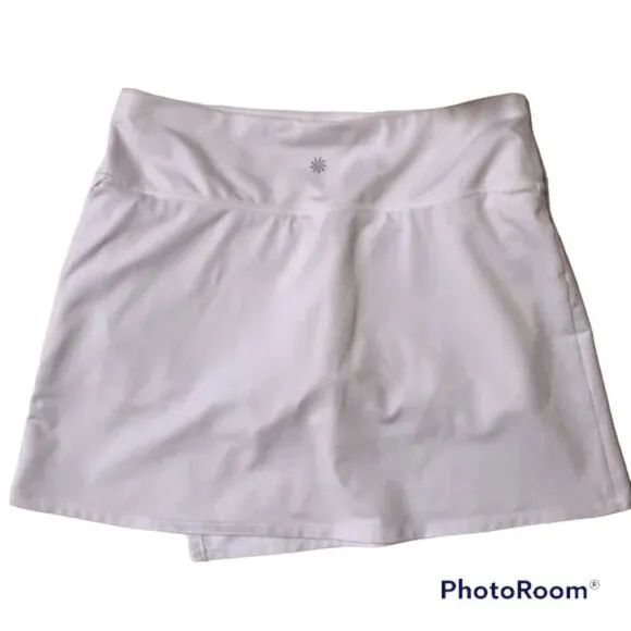 ✨ HP✨Athleta White Volley Skirt ✨