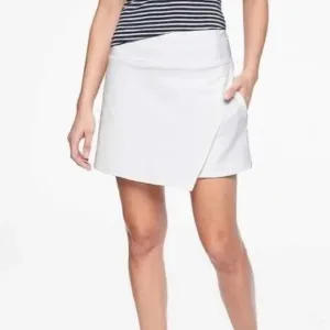 ✨ HP✨Athleta White Volley Skirt ✨