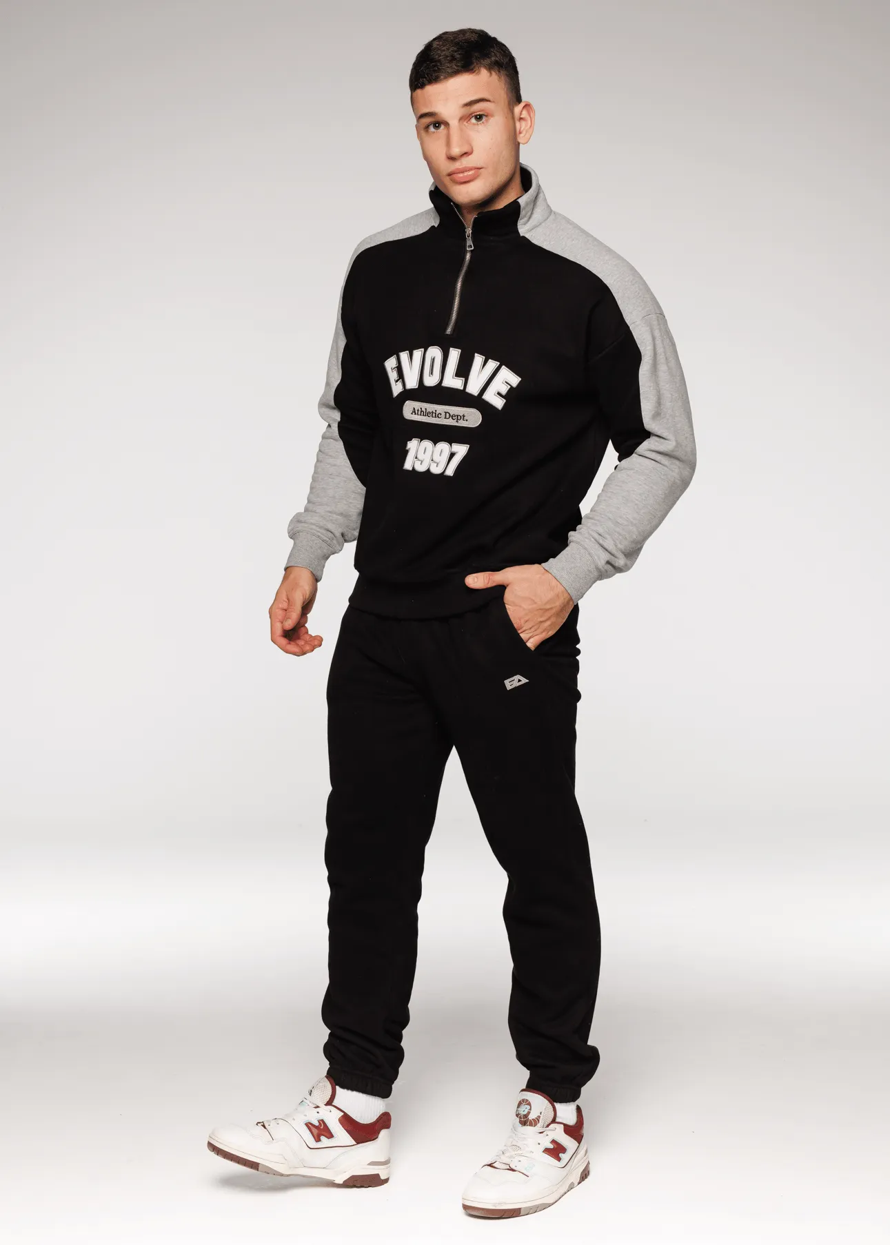 Iconic Trackpants - Black