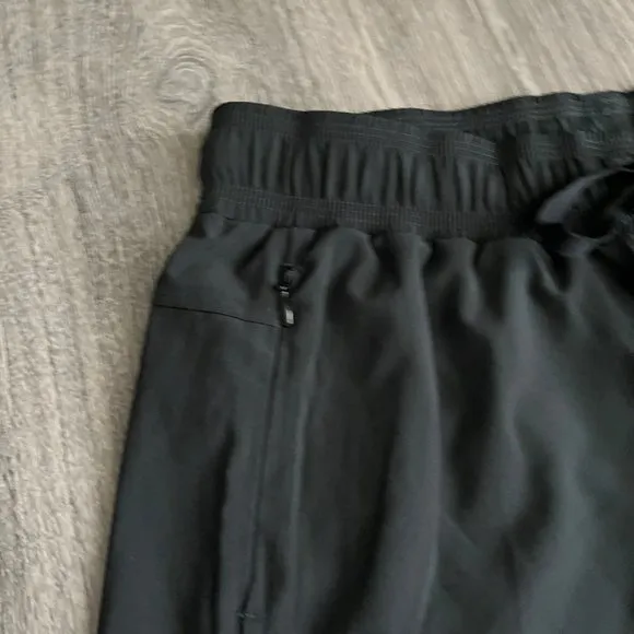 Johnny Was Calme Elements Travel Black Activewear Running Shorts Medium M
