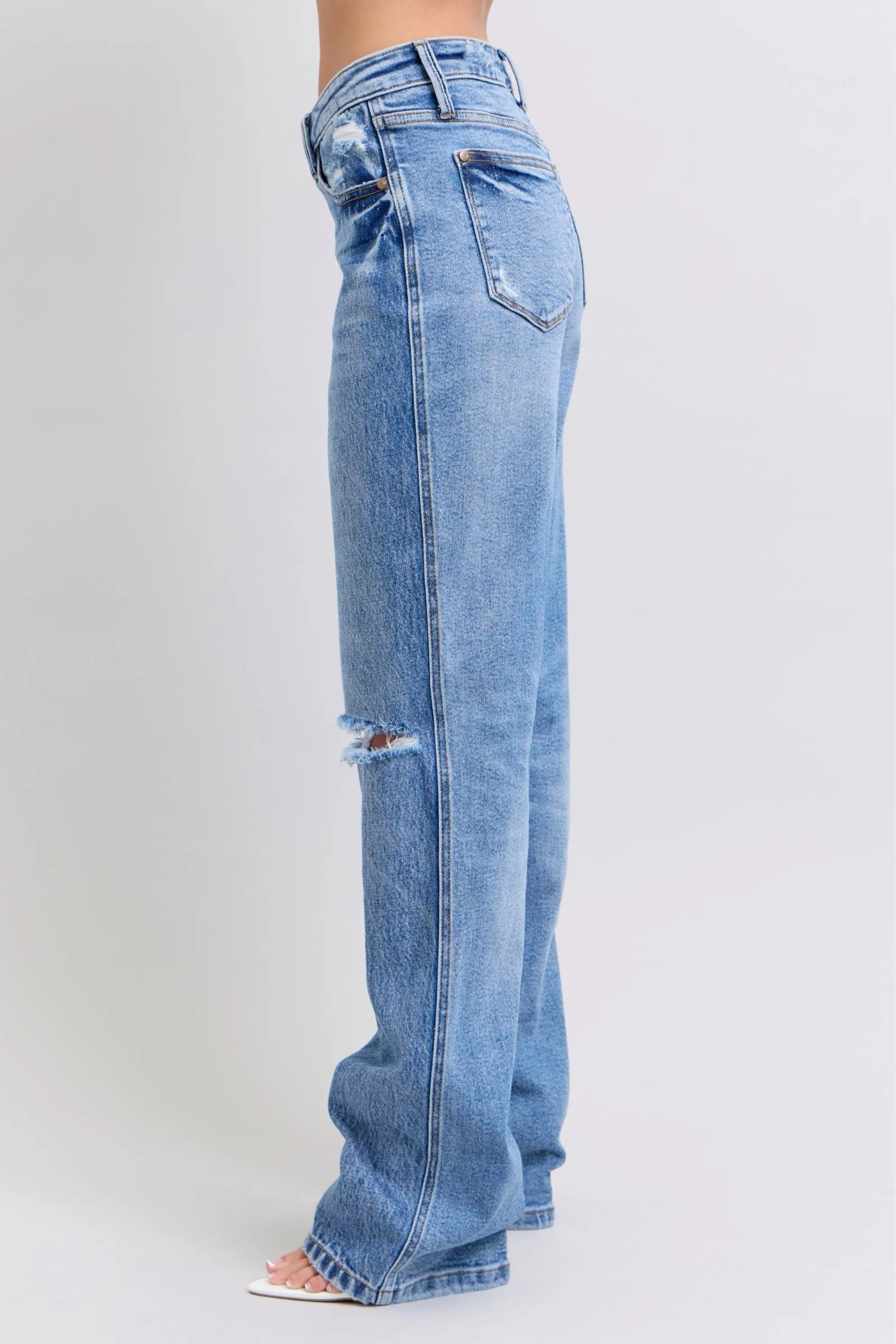 Judy Blue “Emerson” HW Criss-Cross Rigid Magic Dad Jean