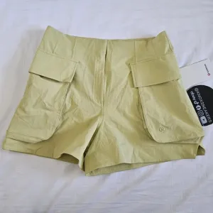 Lululemon Relaxed Fit SHR Cargo Short 4&quot; Finch Yellow FIYE Women's Size 10