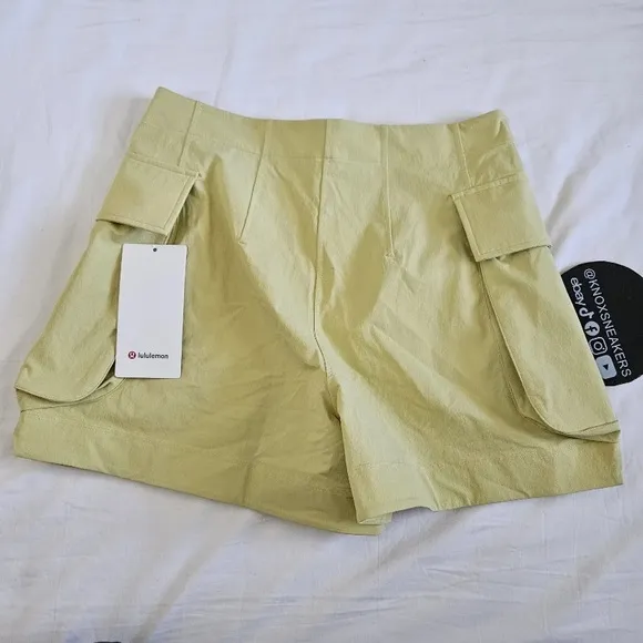 Lululemon Relaxed Fit SHR Cargo Short 4&quot; Finch Yellow FIYE Women's Size 10