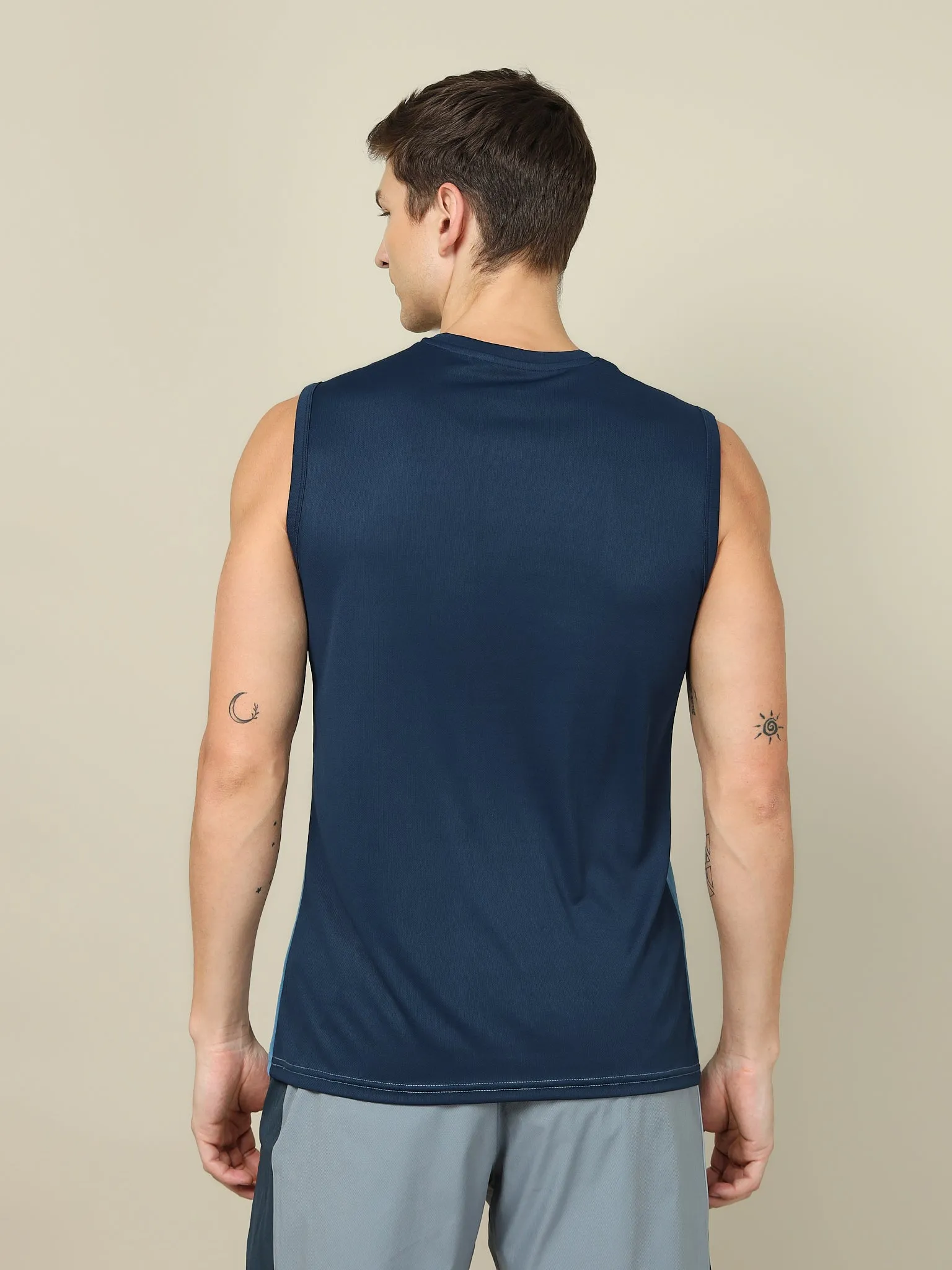 Men Solid Slim Fit V Neck Sleeveless T-shirt with TECHNO COOL  
