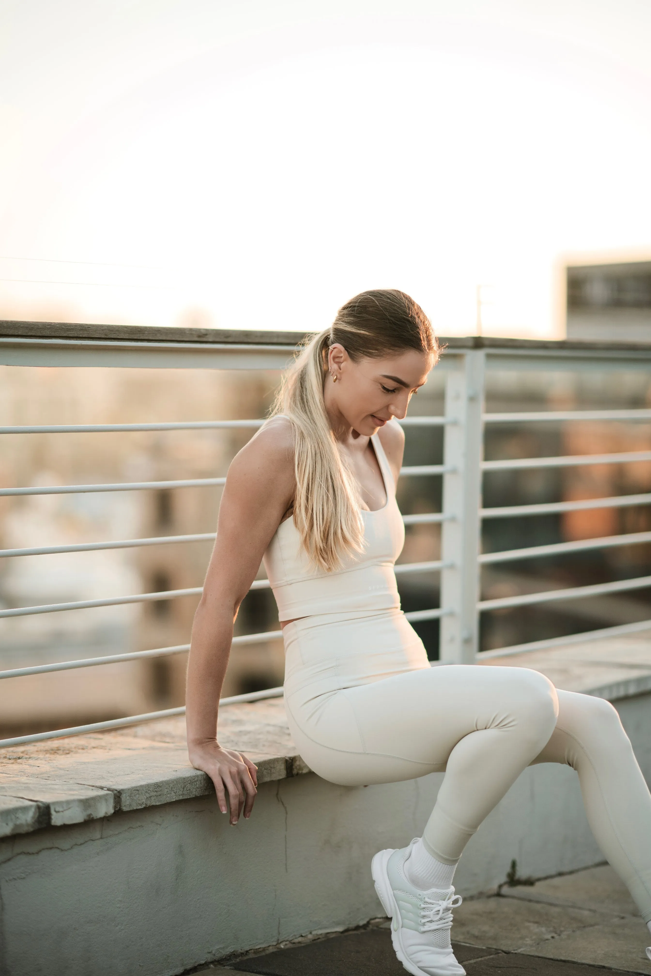 Performance Active meets Elegance Tights in Vanilla