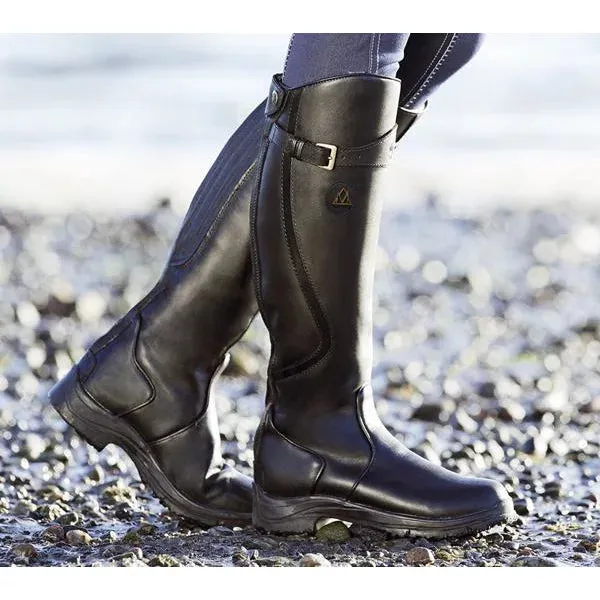 Relaxed and supportive orthopedic Boots