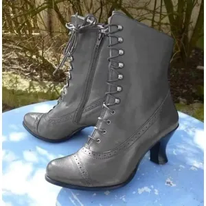 Relaxed and supportive orthopedic Boots