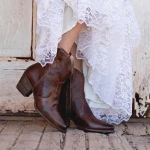 Relaxed and supportive orthopedic Boots