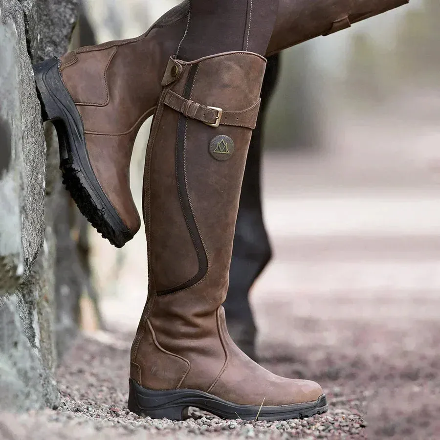 Relaxed and supportive orthopedic Boots