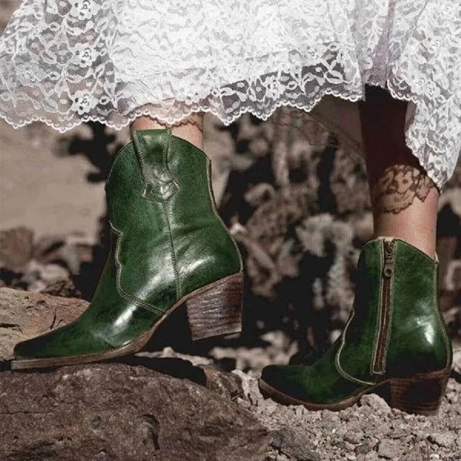 Relaxed and supportive orthopedic Boots