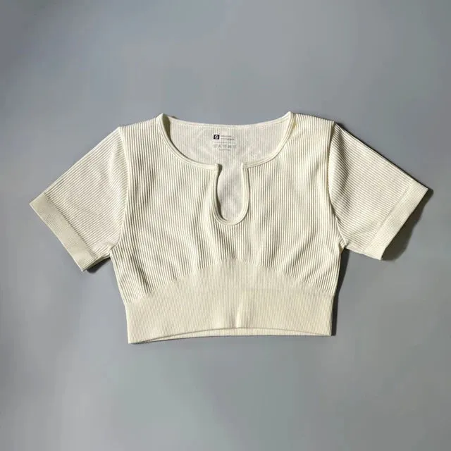 Ribbed Seamless Yoga Shirt for Women - Short Sleeve Crop Top