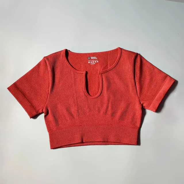 Ribbed Seamless Yoga Shirt for Women - Short Sleeve Crop Top