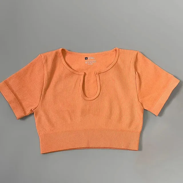 Ribbed Seamless Yoga Shirt for Women - Short Sleeve Crop Top