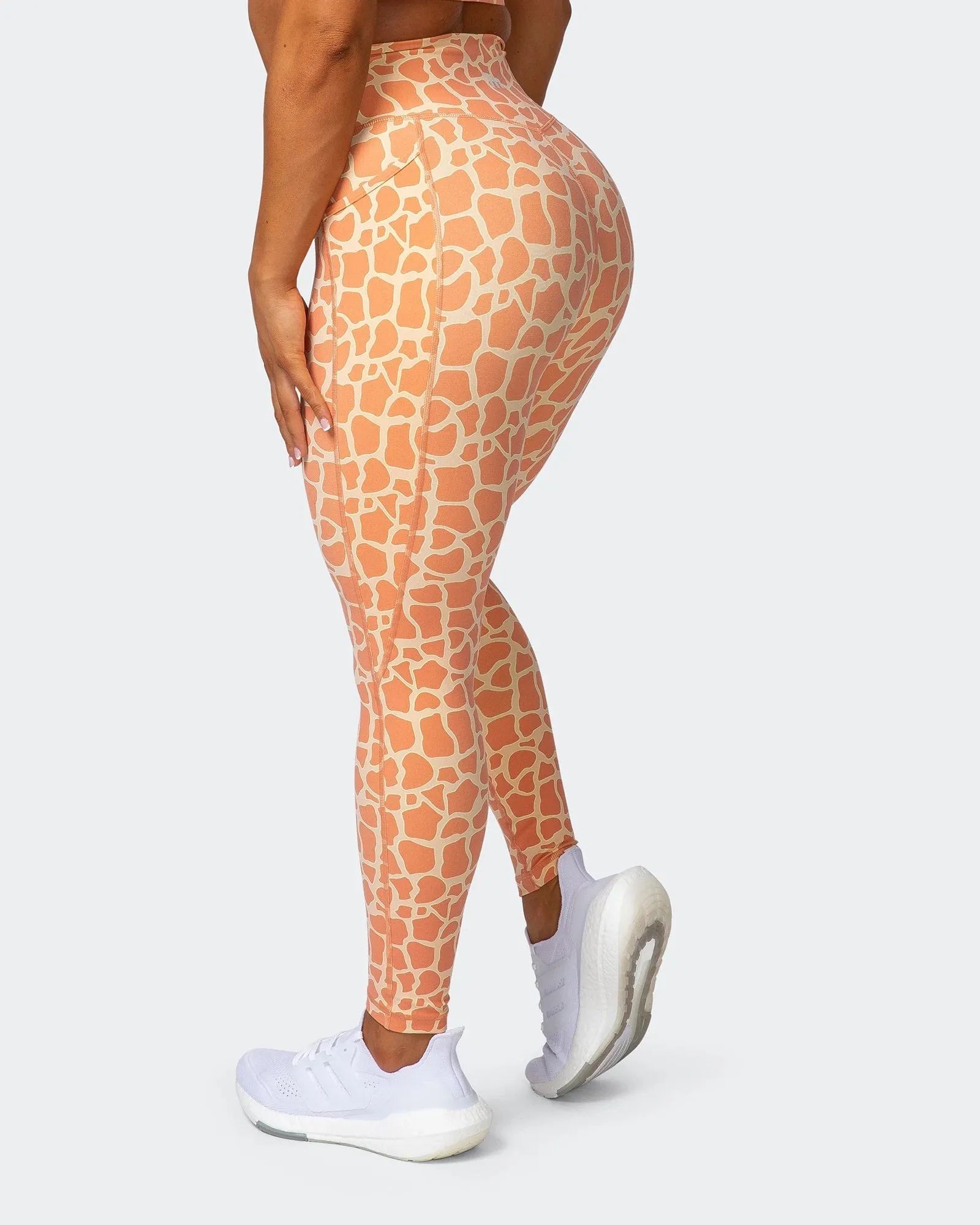 SIGNATURE POCKET ANKLE LENGTH LEGGINGS Paradise Giraffe Print