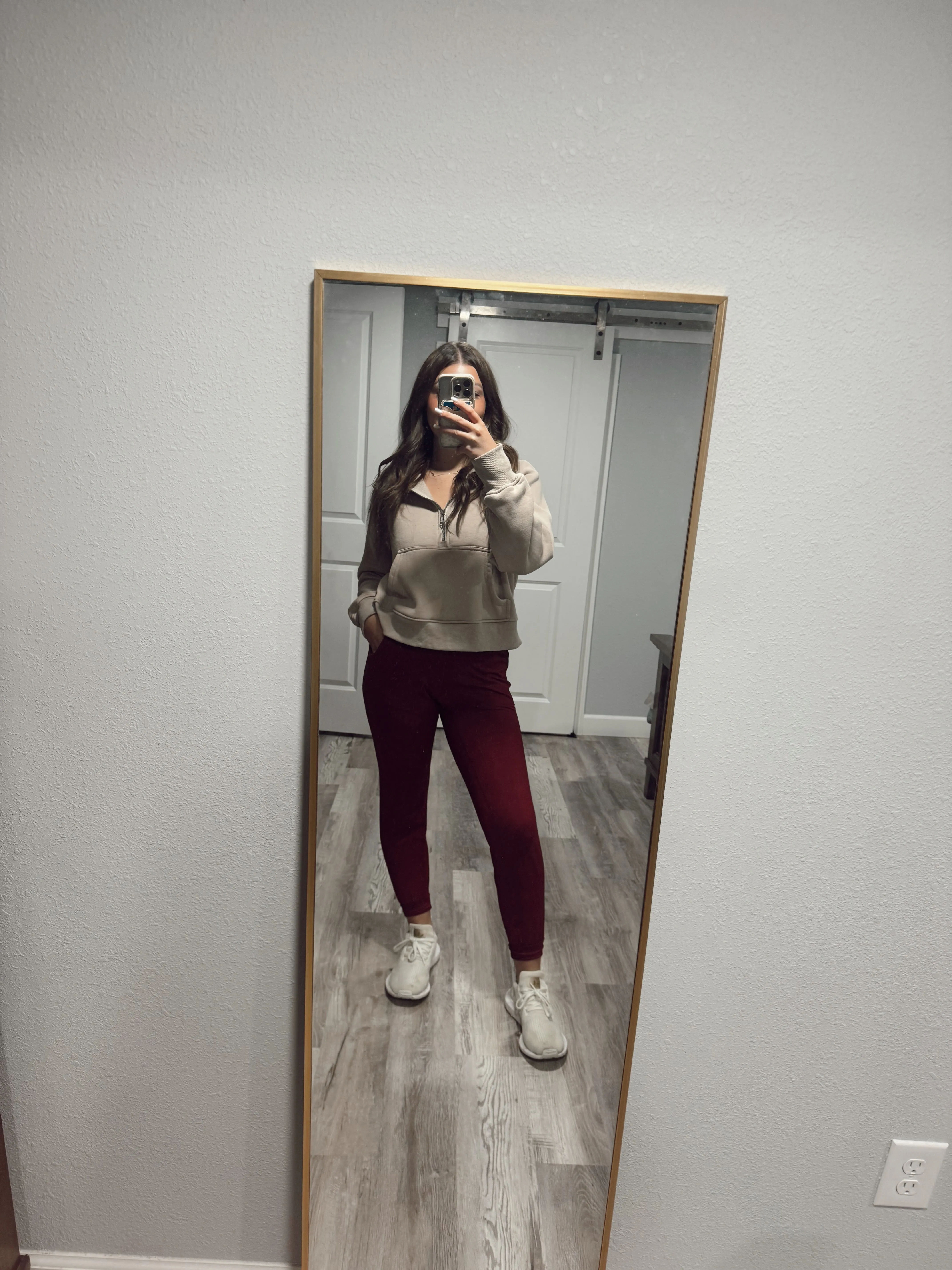 Slim Fit Activewear Joggers with Hidden Back Pocket: Burgundy