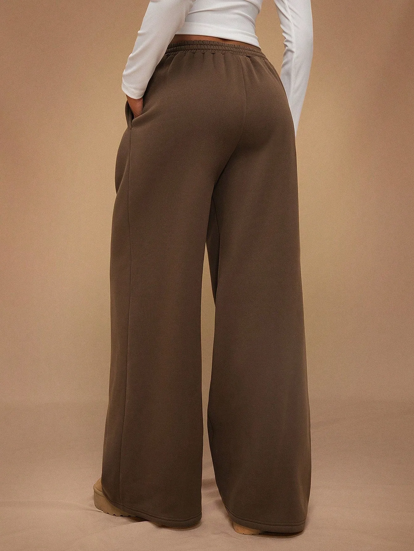Stay Cozy and Stylish with Thick Warm Low-Rise Wide-Leg Sweatpants