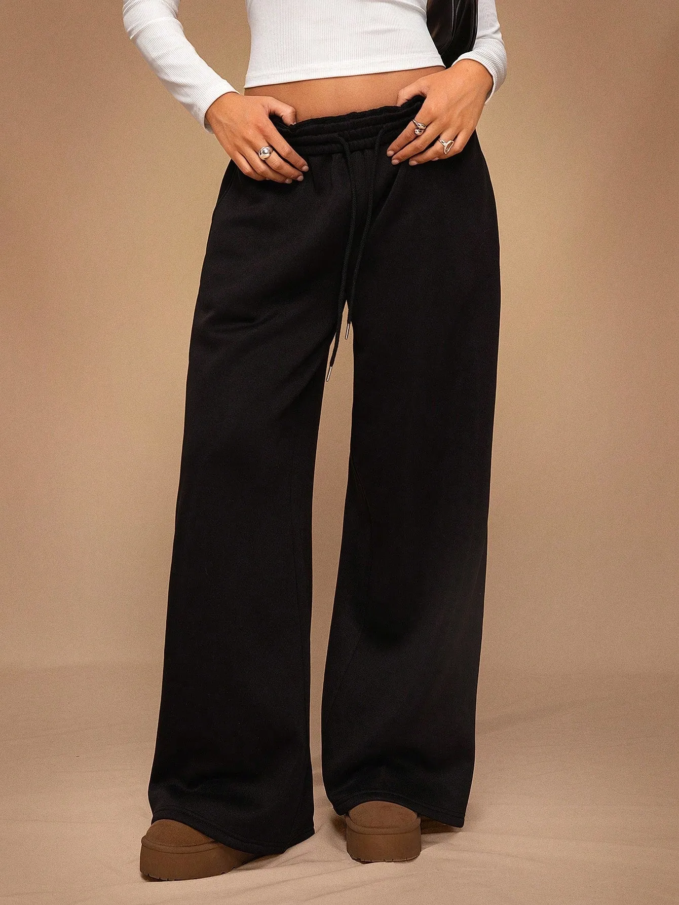 Stay Cozy and Stylish with Thick Warm Low-Rise Wide-Leg Sweatpants