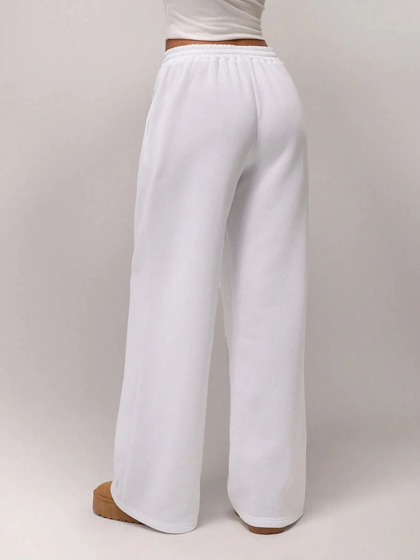 Stay Cozy and Stylish with Thick Warm Low-Rise Wide-Leg Sweatpants