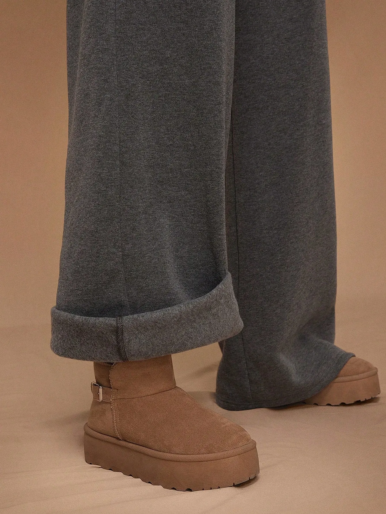 Stay Cozy and Stylish with Thick Warm Low-Rise Wide-Leg Sweatpants