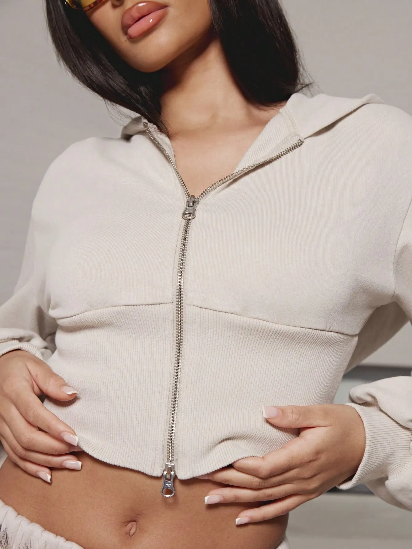 Stylish Zip-Up Fitted Sweatshirt for Women | Trendy & Comfortable