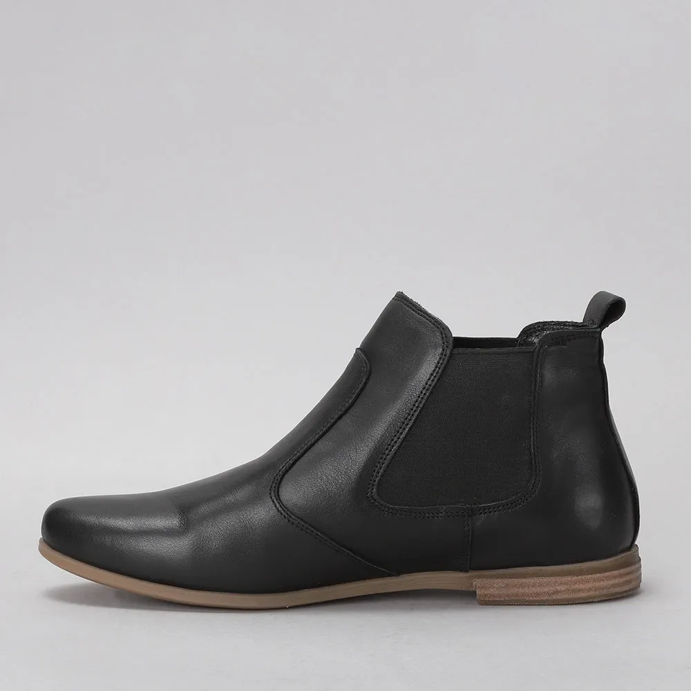 Tasman - Black