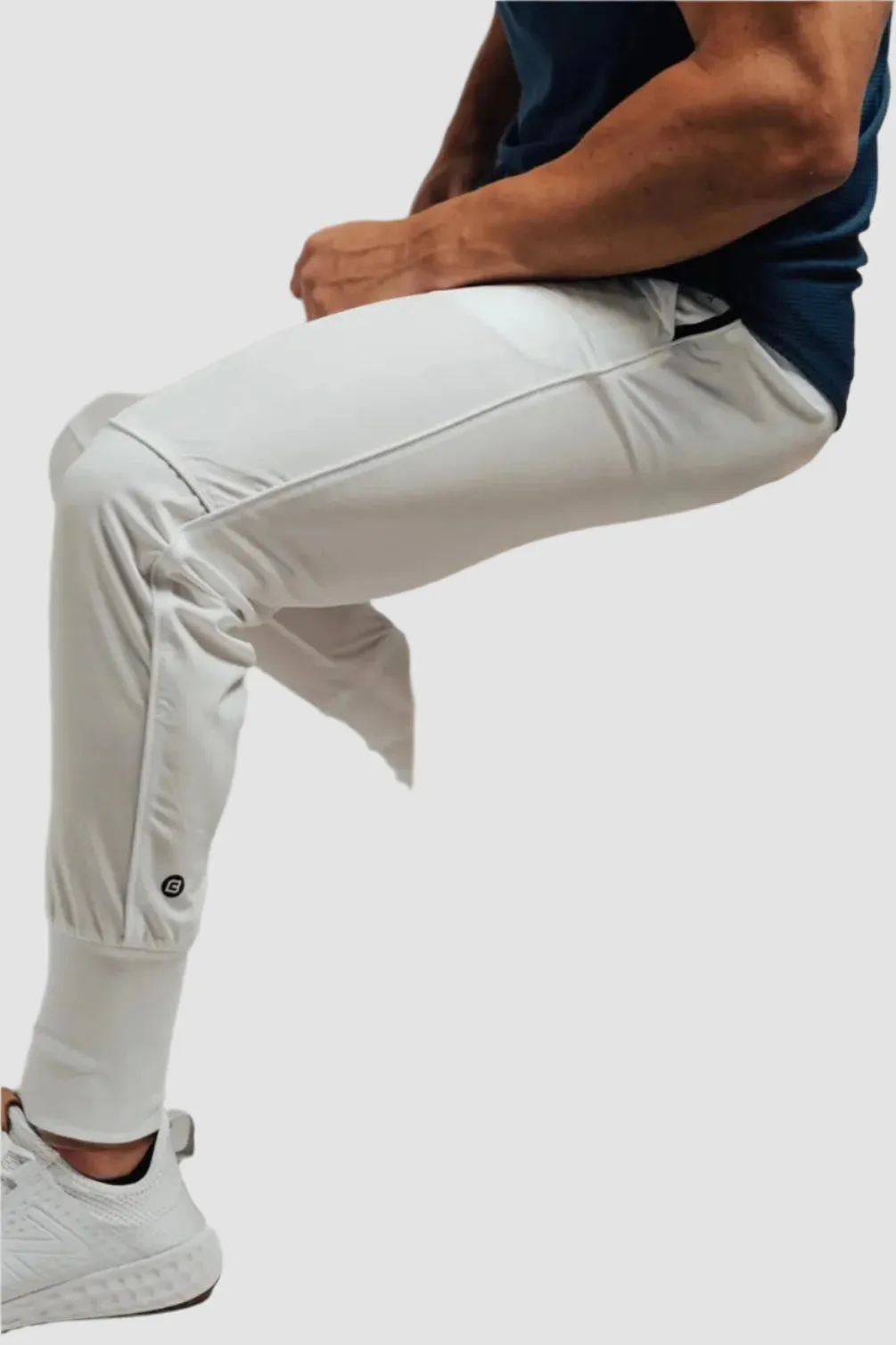 Total War Lux Jogger - Off-White