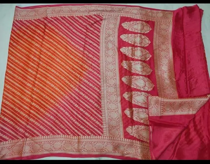 Traditional Print Red-Pink Banarasi Meenakari Saree