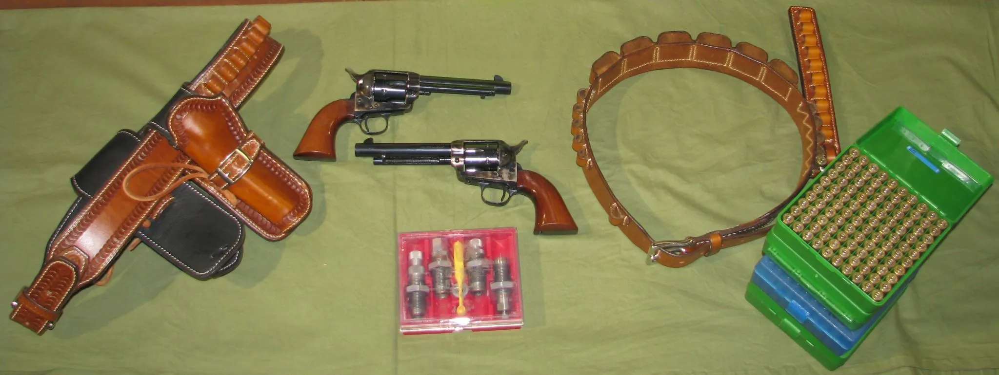 Uberti 45 Colt cattlemen and accessories
