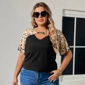 Wild Aura Plus Size V-Neck Animal Print Short Sleeve Top
